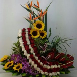 Bailarina rosas blanca y rosas rojas y orquídeas