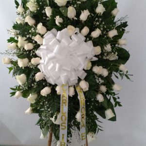 Corona fúnebre rosas blancas rusco
