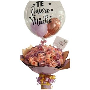 Buchón de 60 rosas surtidas con globo burbuja personalizado, entrega rápida en Cali