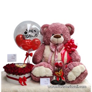 Corazón con 36 rosas rojas, chocolate Ferrero, globo personalizado, rosa inmortalizada y peluche de 1 metro