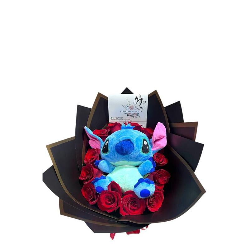 Bouquet de rosas rojas con peluche de Stitch y follaje decorativo