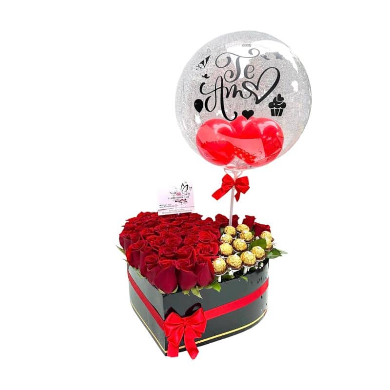 Corazón Floral con 36 Rosas Rojas, Chocolates Ferrero y Globo Personalizado